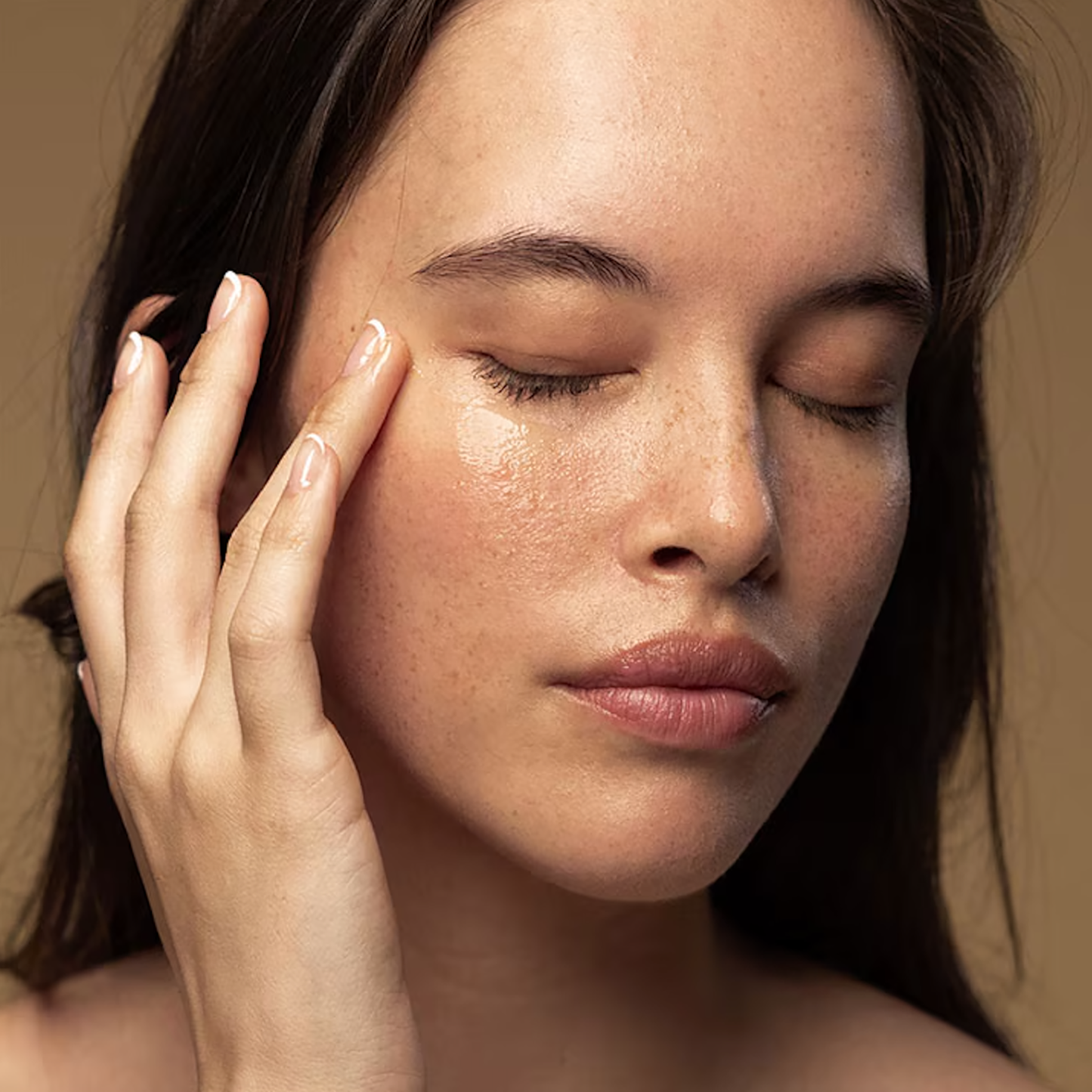 Night Bloom Illuminating Eye Serum